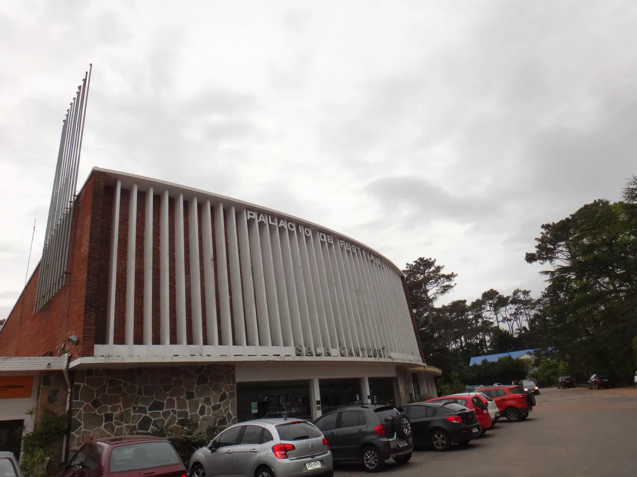 Sala Cantegril (Palacio de Festivales), sede del Festival Internacional de Cine de Punta del Este, barrio Cantegril, Maldonado