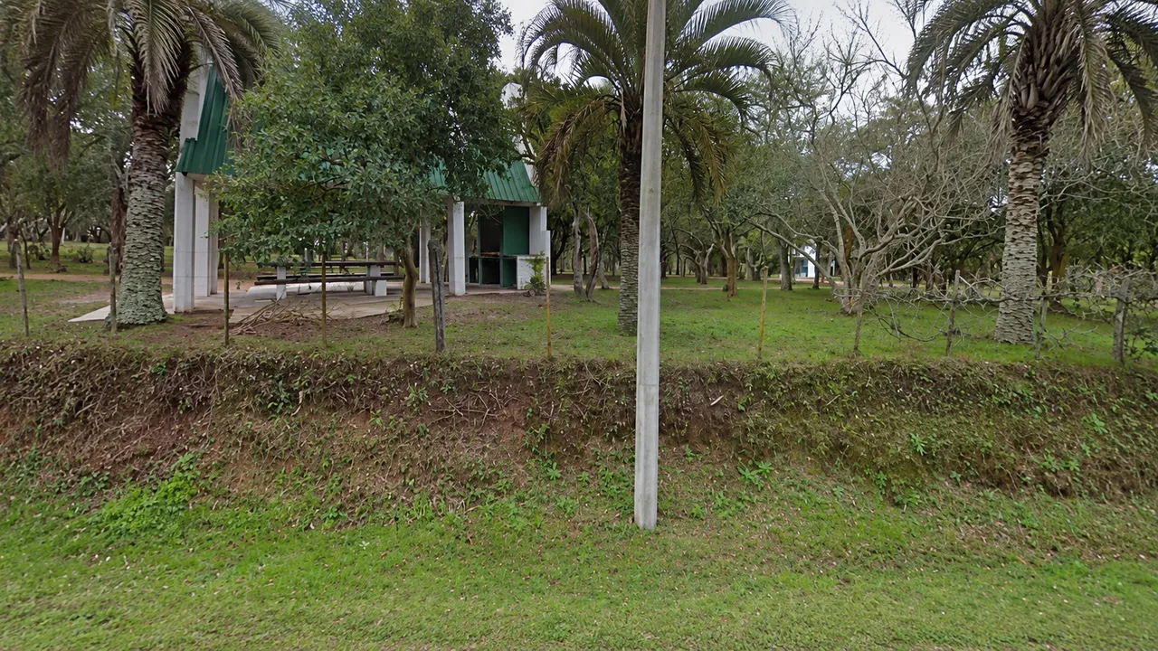 Parque Indígena sobre la avenida Aparicio Saravia, en Rincón del Indio, Punta del Este
